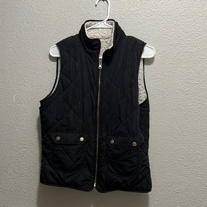 Black/sheep reversible vest